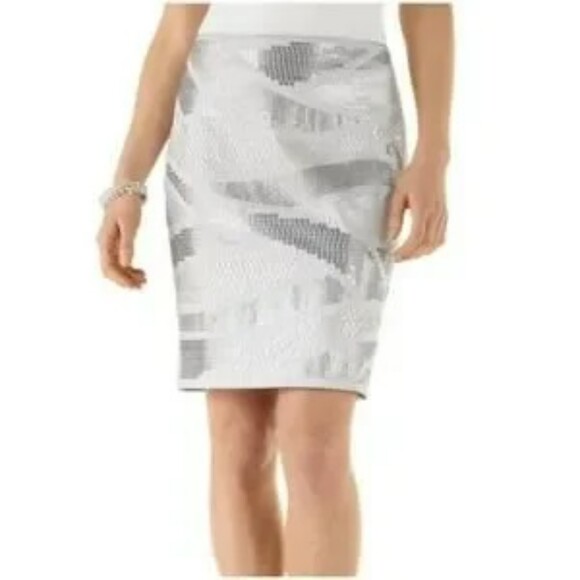 White House Black Market WHBM Sequin Silver Mini Skirt Size 2 Womens - Picture 1 of 5